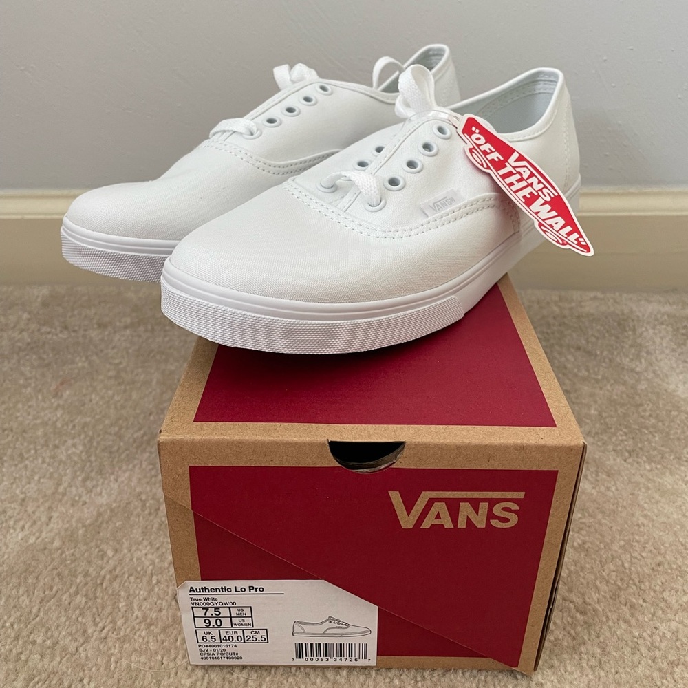 BRAND NEW Van’s Authenic Lo Pro